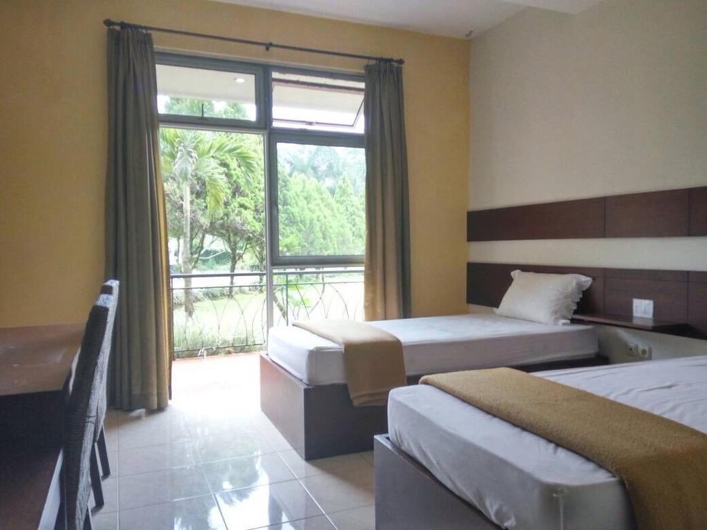 Le Villa Bougenville Bogor Extérieur photo